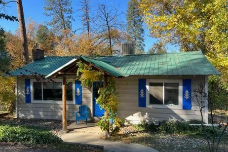 Blue Door Cottage 12 Miles To Yosemite Bbq Oakhurst Eksteriør billede