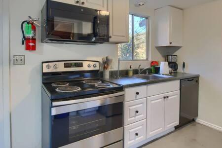 Blue Door Cottage 12 Miles To Yosemite Bbq Oakhurst Eksteriør billede