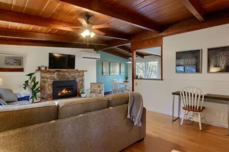 Blue Door Cottage 12 Miles To Yosemite Bbq Oakhurst Eksteriør billede